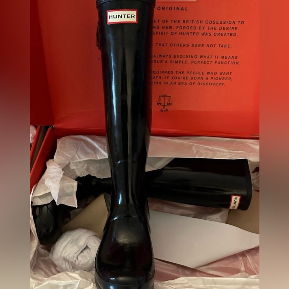 Hunter Glossy Rain Boots - Black, Size 8/EU 39